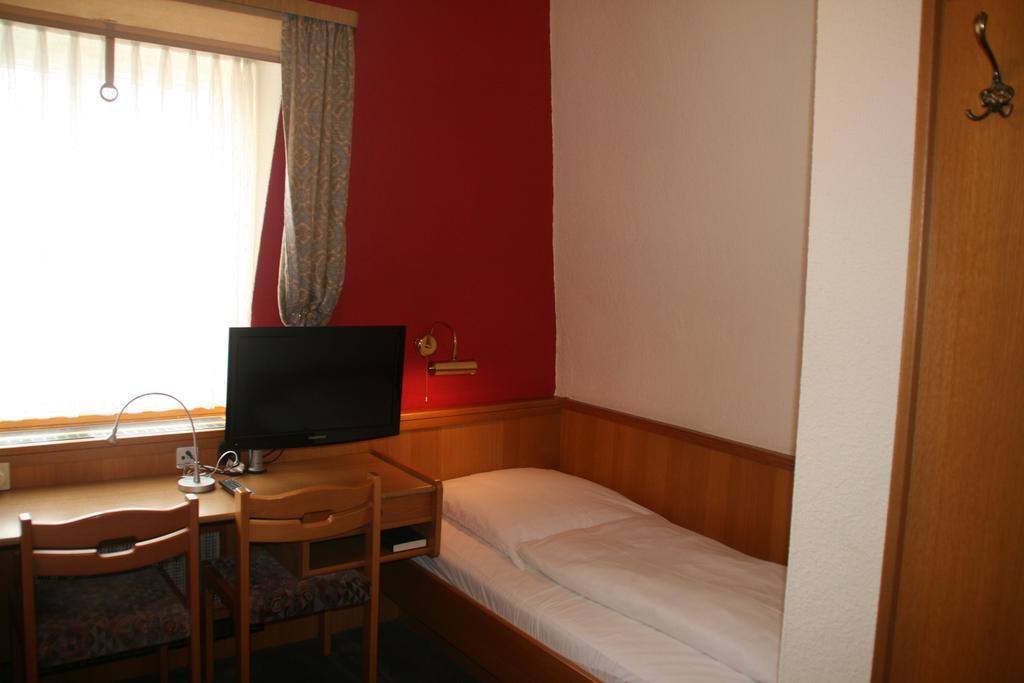 Hotel Cafe Lieb Бамберг Номер фото